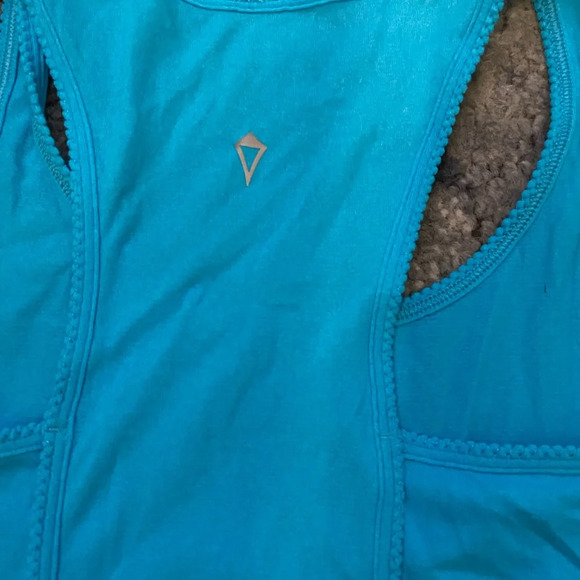 Ivivva Lululemon Girls Flowy Tank, Blue, SZ Kids 14 - Picture 2 of 3